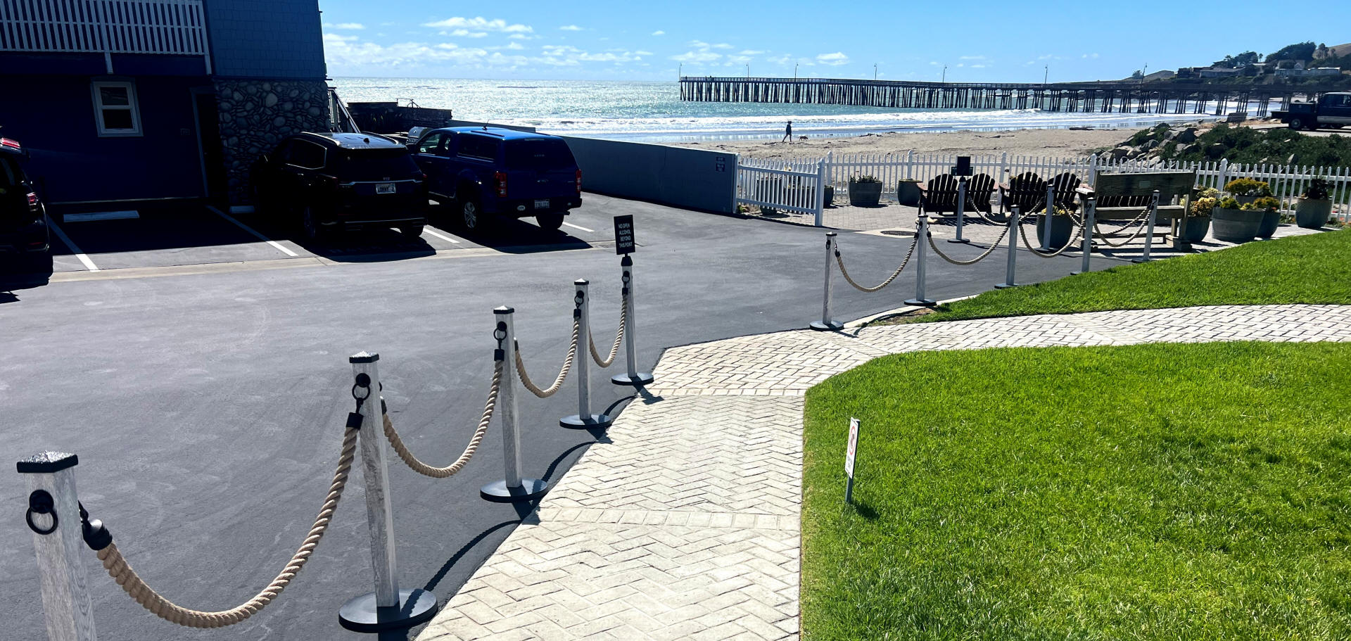 White Wood Nautical Post and Rope Stanchions
